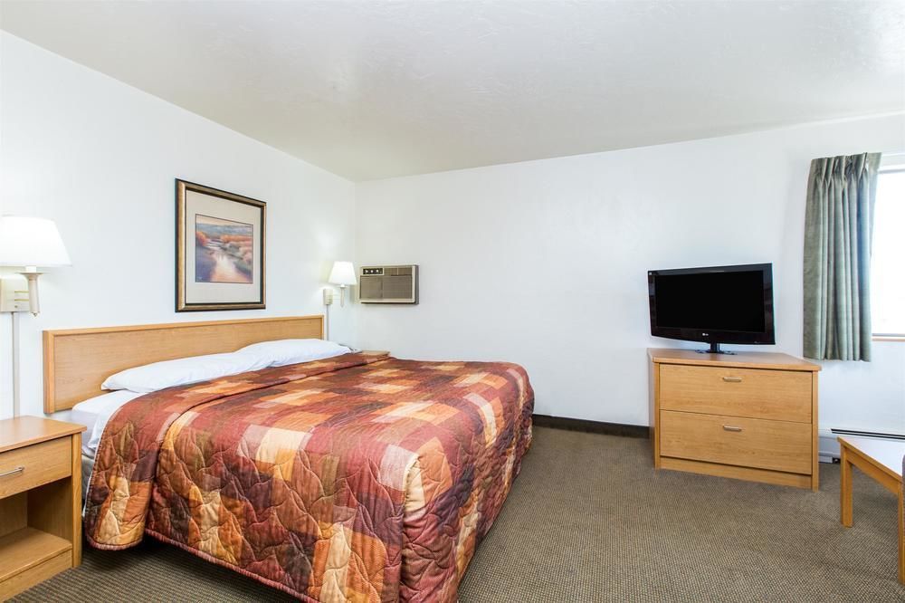 Отель La Quinta By Wyndham Anchorage Airport Экстерьер фото